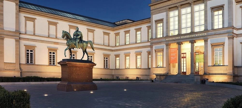 Eine Außenansicht des Kunstmuseums „Staatsgalerie Stuttgart“.