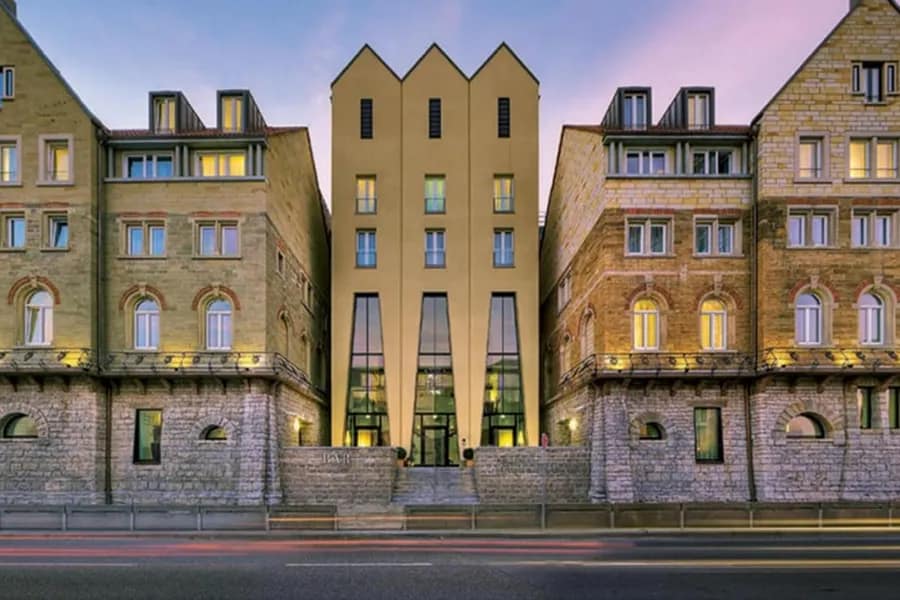 Außenansicht der Front des Arcotel Camino Stuttgart