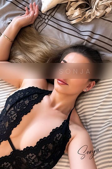Escort Sonja in Stuttgart bietet Fesselspiele (bei ihm) Dienstleistungen