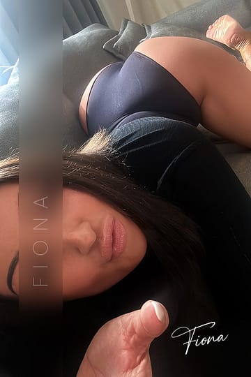 Escort Secret Fiona in Stuttgart bietet Fesselspiele (bei ihm) Dienstleistungen