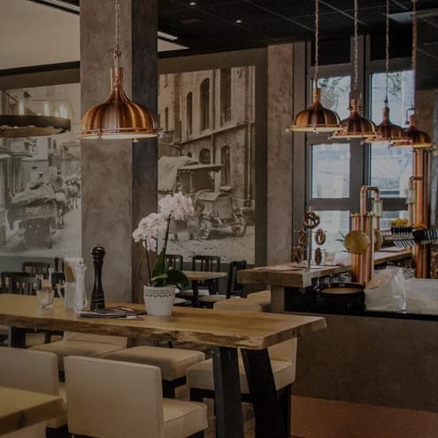 Blick in den Speisesaal des Restaurants Trollinger in Stuttgart, Deutschland