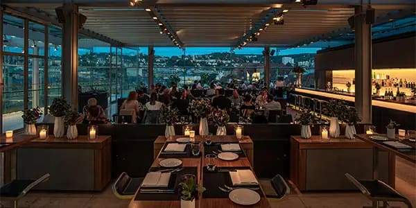 Speisesaal des Restaurants Cube in Stuttgart, Deutschland für escort stuttgart resrouces